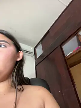 Snapshot of Lia_sexx chatting on 02.13.25 Lia sexx online show from 02.13.25