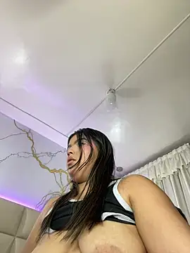 Snapshot of Lia_sexx chatting on 03.21.25 Lia sexx online show from 03.21.25