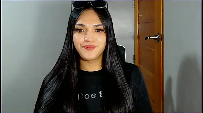 Snapshot of WONDERWOMAN2023 chatting on 02.28.25 WONDERWOMAN2023 online show from 02.28.25