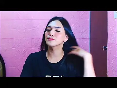 Snapshot of WONDERWOMAN2023 chatting on 10.03.25 WONDERWOMAN2023 online show from 10.03.25