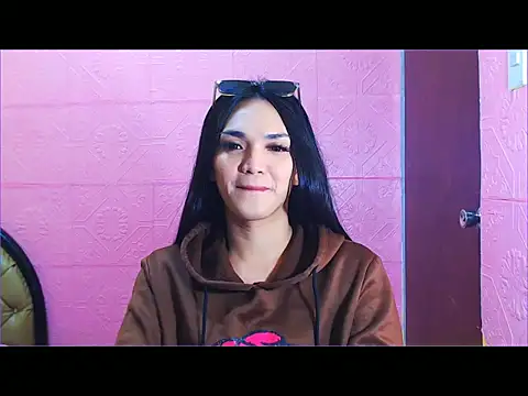 Snapshot of WONDERWOMAN2023 chatting on 10.06.25 WONDERWOMAN2023 online show from 10.06.25