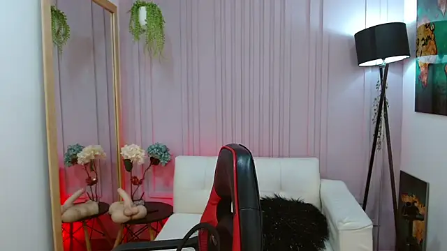 Britney taylor  online show from 01.03.25