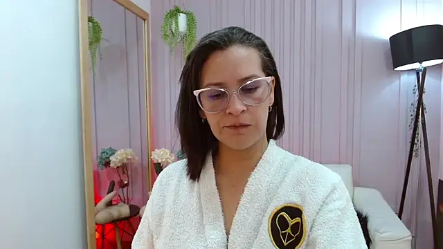 Britney taylor  online show from 01.03.25