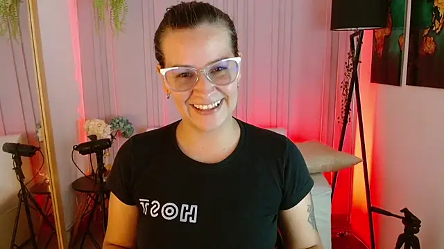 Britney taylor  online show from 01.31.25