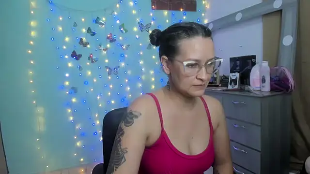 Britney taylor  online show from 02.22.25