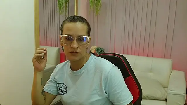 Britney taylor  online show from 03.06.25