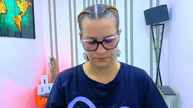 Britney taylor  online show from 11.21.25