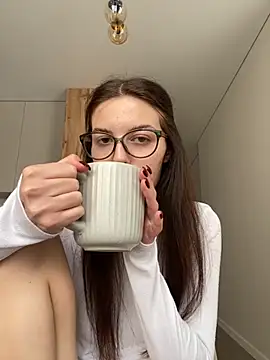 Snapshot of little_belucci chatting on 10.13.25 little belucci online show from 10.13.25