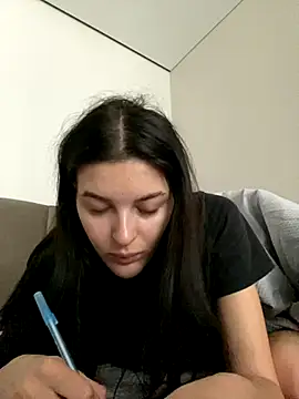 Snapshot of little_belucci chatting on 10.17.25 little belucci online show from 10.17.25