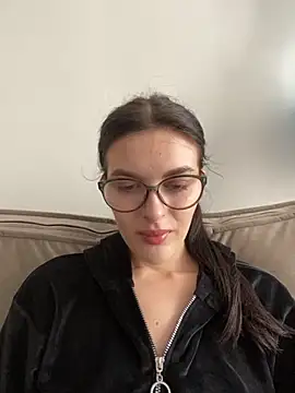 Snapshot of little_belucci chatting on 10.20.25 little belucci online show from 10.20.25