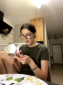 little belucci online show from 11.30.25