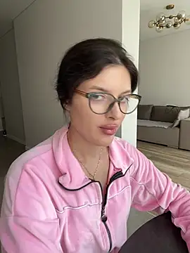 Snapshot of little_belucci chatting on 06.17.26 little belucci online show from 06.17.26