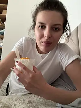 Snapshot of little_belucci chatting on 07.05.26 little belucci online show from 07.05.26