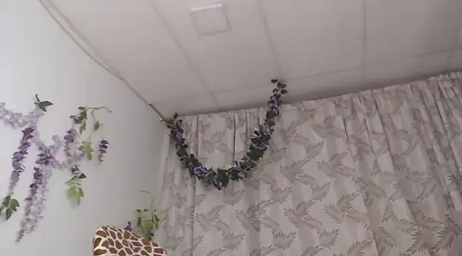 Snapshot of valquiria_sirgun chatting on 03.04.25 valquiria sirgun online show from 03.04.25