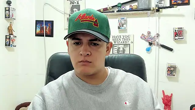 Snapshot of ney_22 chatting on 10.04.25 ney 22 online show from 10.04.25