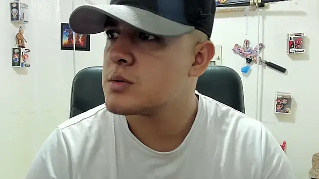 Snapshot of ney_22 chatting on 10.12.25 ney 22 online show from 10.12.25