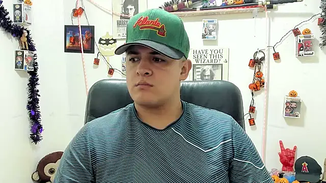 Snapshot of ney_22 chatting on 10.16.25 ney 22 online show from 10.16.25