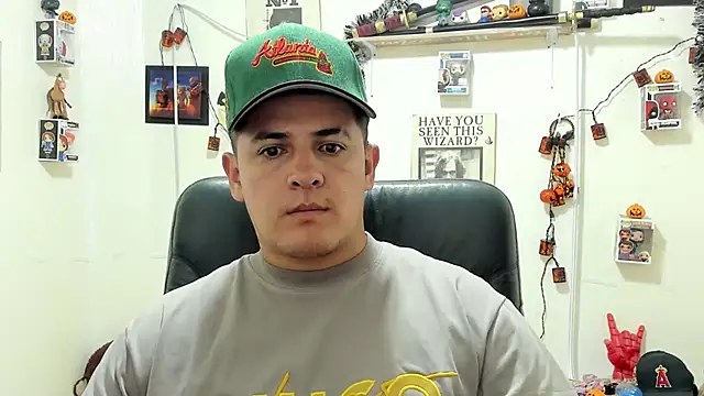 Snapshot of ney_22 chatting on 10.20.25 ney 22 online show from 10.20.25