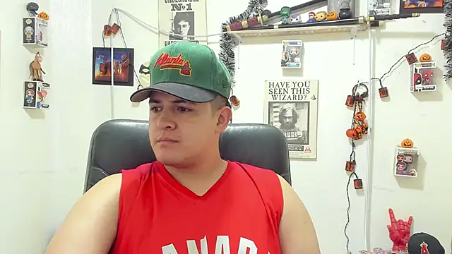 Snapshot of ney_22 chatting on 10.21.25 ney 22 online show from 10.21.25