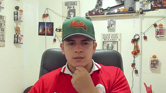 Snapshot of ney_22 chatting on 10.24.25 ney 22 online show from 10.24.25