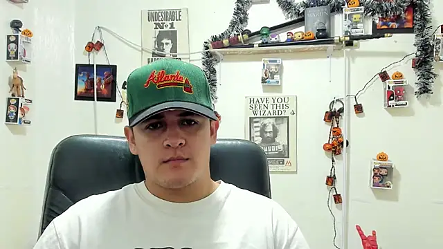 Snapshot of ney_22 chatting on 10.30.25 ney 22 online show from 10.30.25