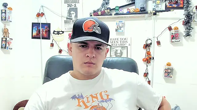 Snapshot of ney_22 chatting on 11.01.25 ney 22 online show from 11.01.25