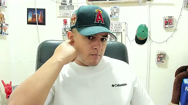 Snapshot of ney_22 chatting on 11.06.25 ney 22 online show from 11.06.25