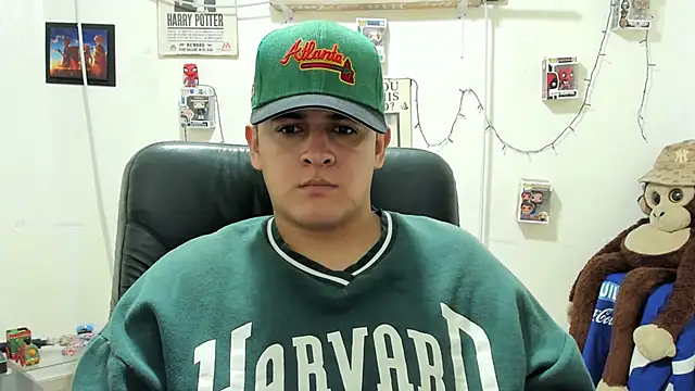 Snapshot of ney_22 chatting on 11.11.25 ney 22 online show from 11.11.25