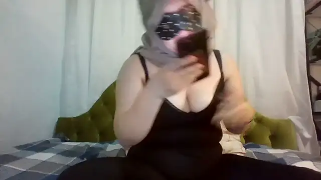 insatiableeee online show from 04.14.26