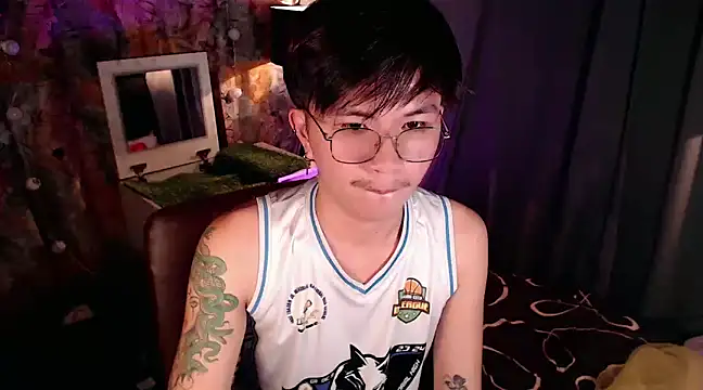 Snapshot of Sexy_Handsome_Drex chatting on 12.06.24 Sexy Handsome Drex online show from 12.06.24