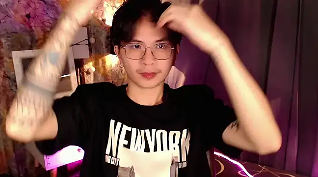 Snapshot of Sexy_Handsome_Drex chatting on 12.24.24 Sexy Handsome Drex online show from 12.24.24