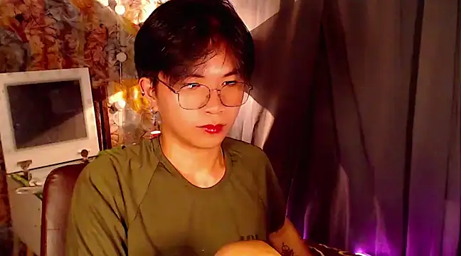 Snapshot of Sexy_Handsome_Drex chatting on 12.29.24 Sexy Handsome Drex online show from 12.29.24