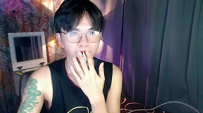 Snapshot of Sexy_Handsome_Drex chatting on 01.13.25 Sexy Handsome Drex online show from 01.13.25