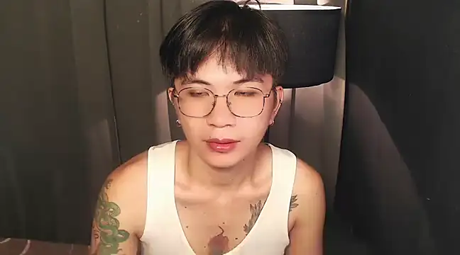 Snapshot of Sexy_Handsome_Drex chatting on 02.23.25 Sexy Handsome Drex online show from 02.23.25