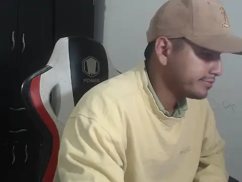 Snapshot of kylian_07 chatting on 02.17.26 kylian 07 online show from 02.17.26