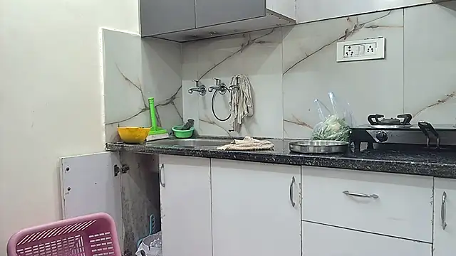 Zoya Varma004 online show from 01.21.25