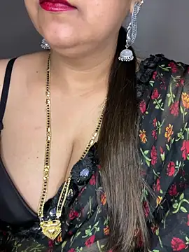 Snapshot of Zoya_Varma004 chatting on 05.14.26 Zoya Varma004 online show from 05.14.26