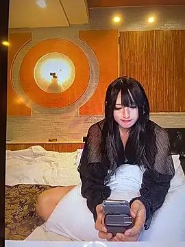 Snapshot of Chika-ch chatting on 10.15.25 Chika-ch online show from 10.15.25