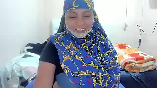 Leylafourniert online show from 12.28.24