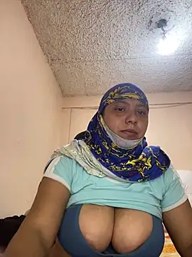 Leylafourniert online show from 01.14.25