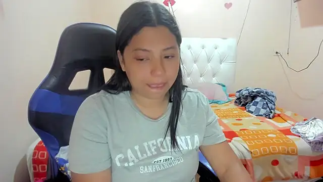 Leylafourniert online show from 02.26.25