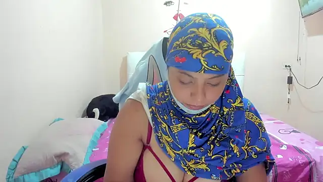 Leylafourniert online show from 03.10.25