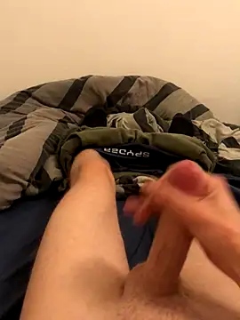 Snapshot of youngcock9inche chatting on 11.07.25 youngcock9inche online show from 11.07.25