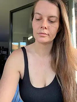 Snapshot of newMichelle chatting on 06.18.26 newMichelle online show from 06.18.26