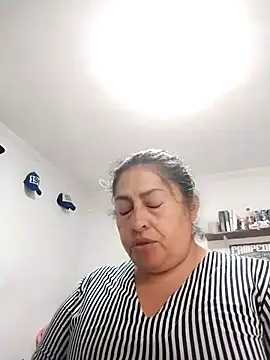 Snapshot of Keyla01_ chatting on 10.04.25 Keyla01 online show from 10.04.25