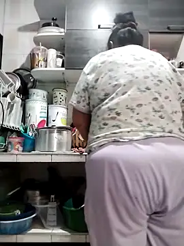 Snapshot of Keyla01_ chatting on 10.12.25 Keyla01 online show from 10.12.25