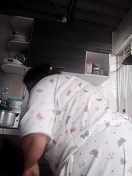 Snapshot of Keyla01_ chatting on 10.18.25 Keyla01 online show from 10.18.25