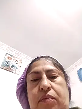 Snapshot of Keyla01_ chatting on 10.29.25 Keyla01 online show from 10.29.25