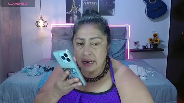 Snapshot of Keyla01_ chatting on 04.18.26 Keyla01 online show from 04.18.26