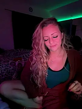 Snapshot of sage_love chatting on 10.29.25 sage love online show from 10.29.25